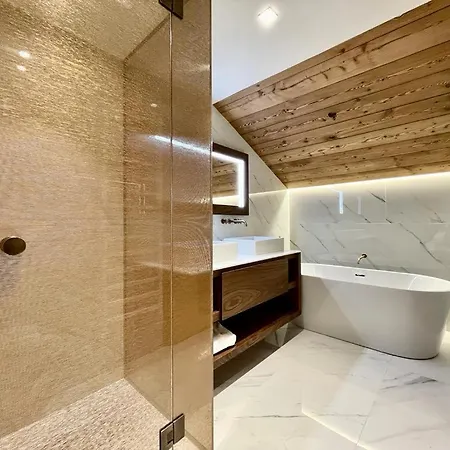 350 - The West - De Luxe Apartment *